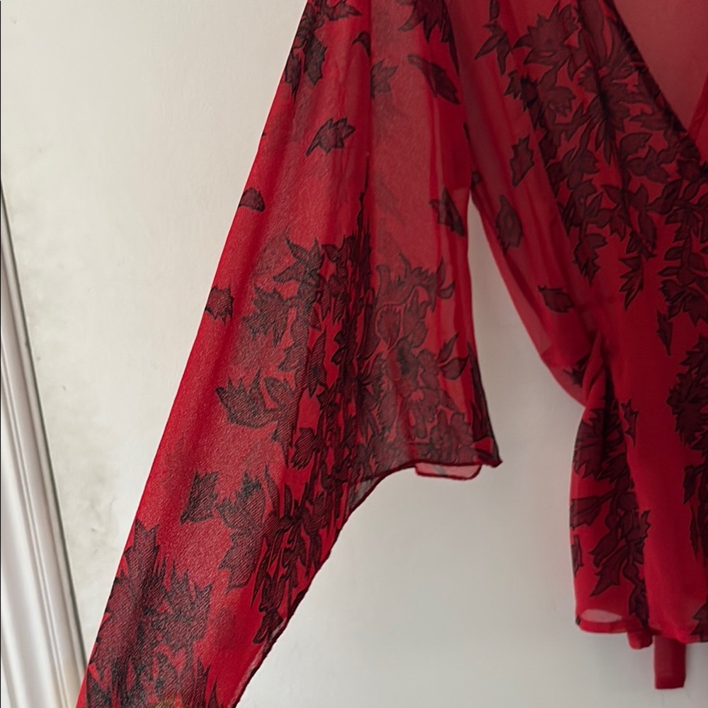Elegant Red Wrap Blouse with Leaf Design - Picture 4 of 5